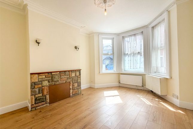 77, Gordon Road, Hampshire photo 2
