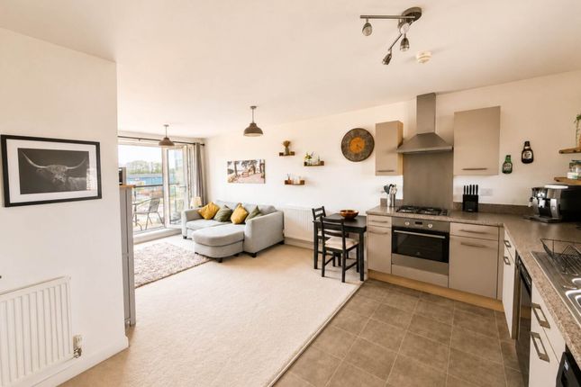 22, Airoh End, Weston-super-Mare photo 2