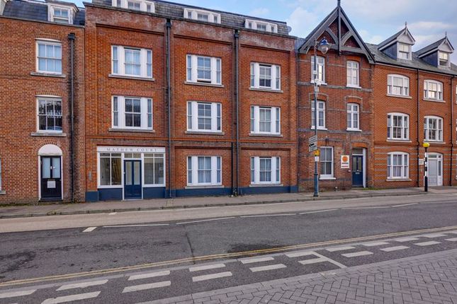 Flat to rent in Station Road West, Canterbury
