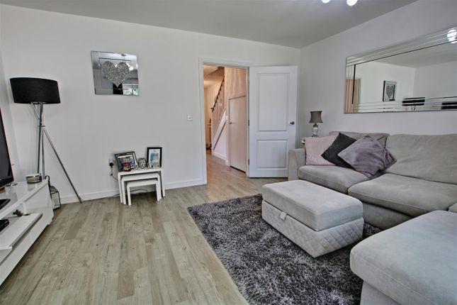28, Elham Crescent, Dartford photo 5