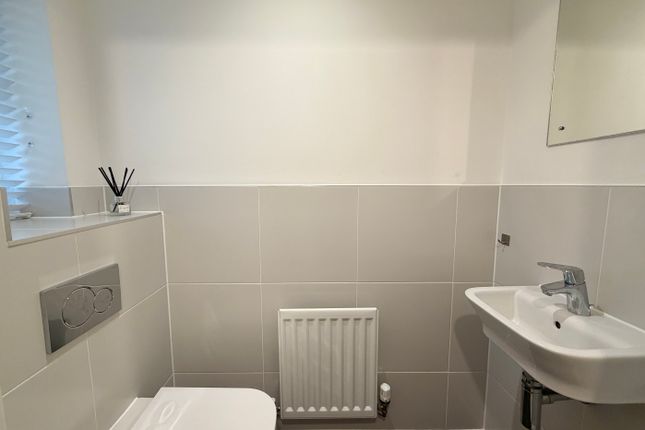 8, Horsham photo 5