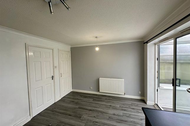 4, Raddive Close, Newton Aycliffe photo 4