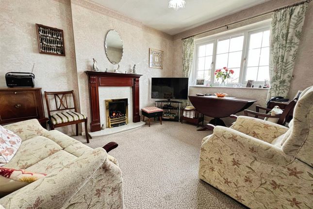 6, Tay Court, Bradford photo 2
