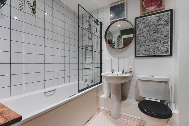 3 Bramble Court-2.Jpg