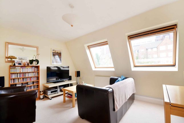 Thumbnail Flat to rent in Aaron Court, Woking