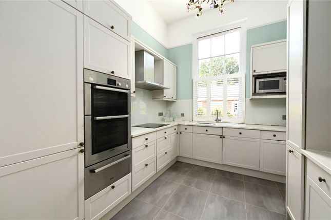 29, Winchfield Court, Hook photo 4