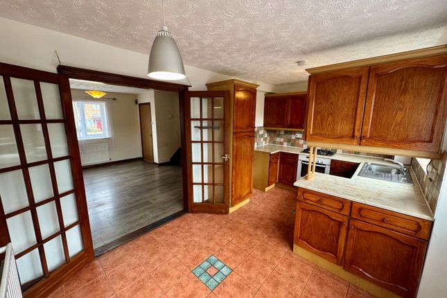 99, Seymour Avenue, BRANDON photo 2