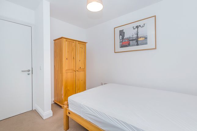 Flat 4, 16B High Street, London, NW10 4LX, London photo 5