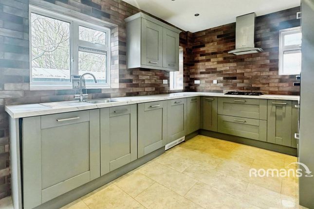 8, Lynch Close, Uxbridge photo 4