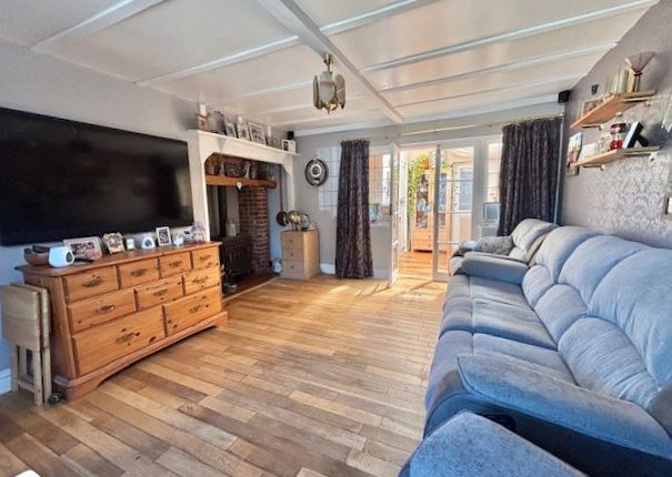 The Hive, 4 Seal Road, Selsey photo 4