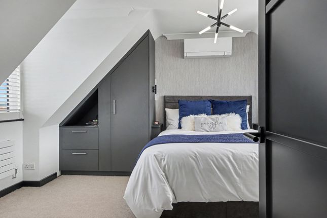 4 Maddoxford Lane, Southampton photo 4