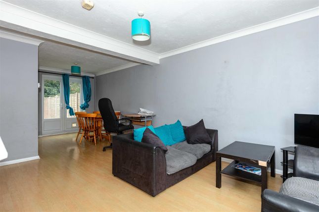 22, Lenhurst Way, Worthing photo 4