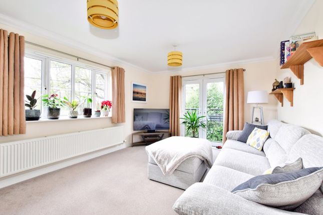 Flat for sale in Burns House, Farriers Way, Chesham