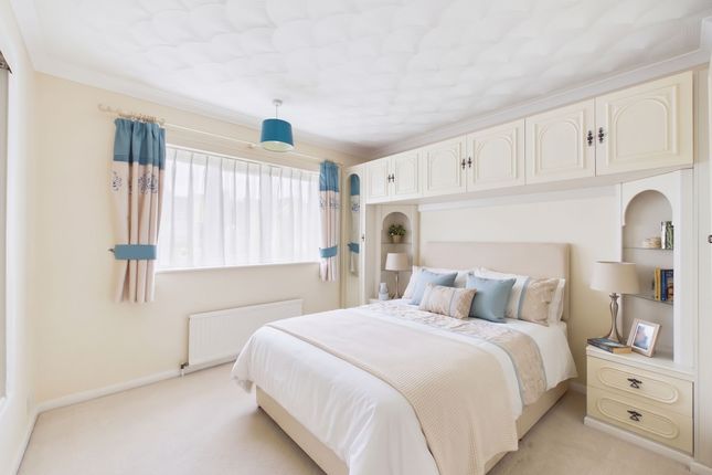 6 Hazel Hill Crescent, Nottingham photo 3