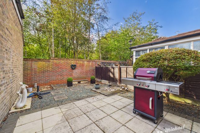 2 Napier Road, Aylesbury photo 3