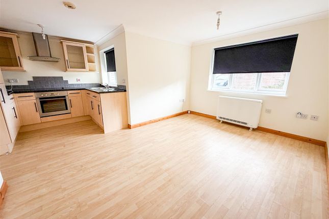 9, Rover Avenue, Jaywick photo 3