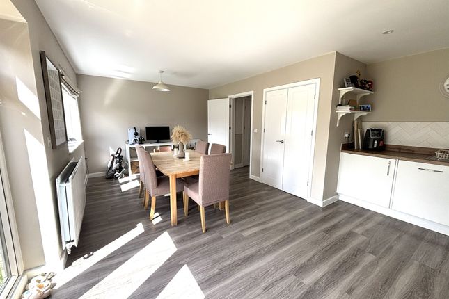 19, Heathcote Crescent, Huntingdon photo 3