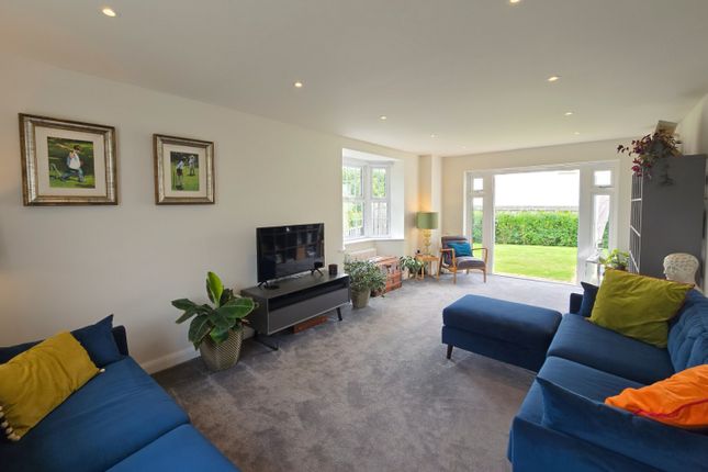 2 Willsworthy Drive, Tavistock, Devon photo 2