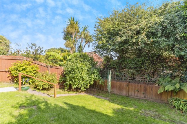 26, Whitebeam Close, Paignton photo 3