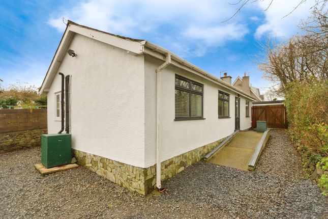 3-bed bungalow on Rhandir Mwyn,, Stryd Y Ffynnon, Pwllheli, £265,000