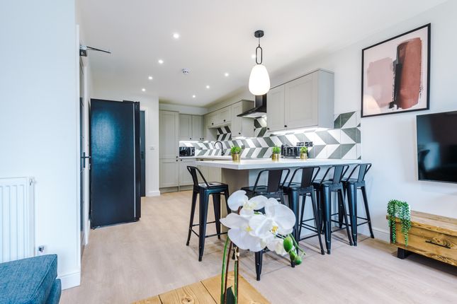 5, Capricorn Way, Salford photo 4
