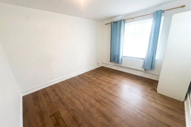 16, Bourton Close, Hayes photo 5