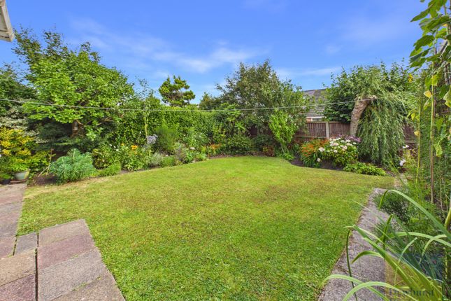7, Broadfield, Broughton photo 3