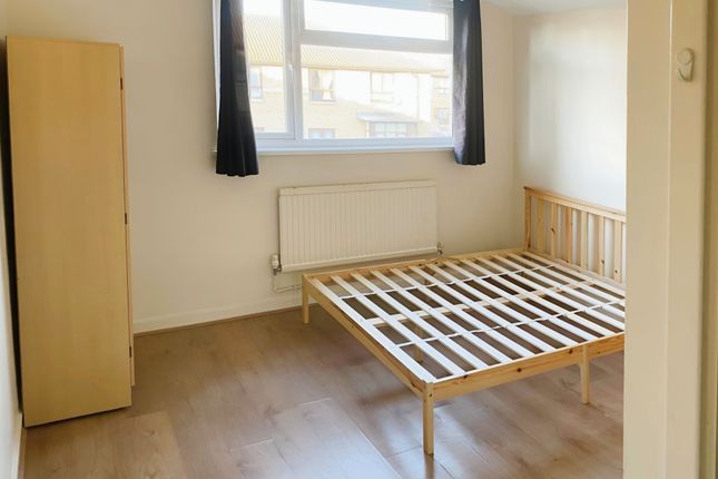 Terraced house to rent in Old Ford Road, Bow, London