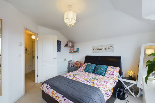 Flat for sale in Boundary Place, Tadley