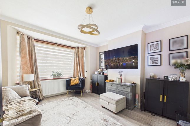 31, Gade Avenue, Watford photo 3