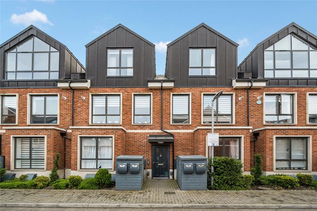 1-bed flat on Flat 2, 13, Harlow Gardens, Kingston Upon Thames, £399,950