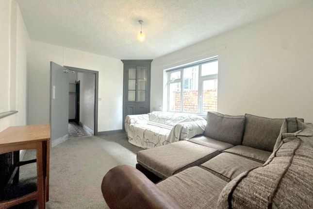 ROOM 2, Mackintosh Place, Cardiff photo 5