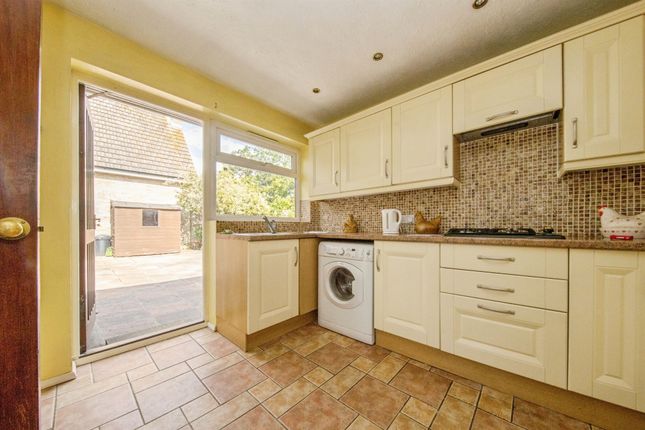 2, St. Johns Close, Colchester photo 4