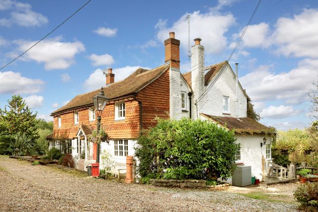 Thumbnail Cottage for sale in Beacon Hill Road, Farnham