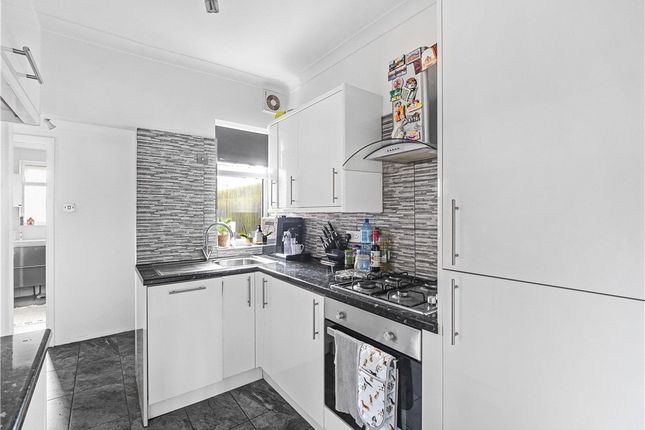 Flat to rent in Rosehill Avenue, Sutton