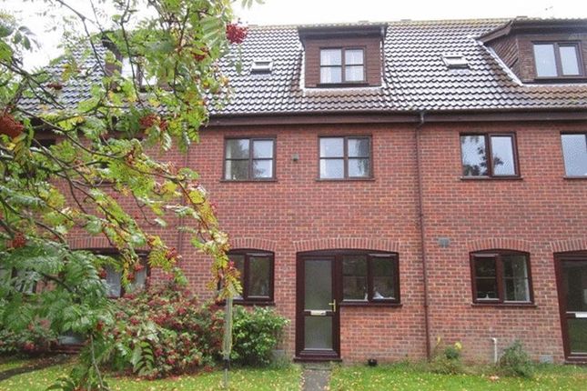 Thumbnail Flat to rent in Weavers Close, Stalham, Norwich