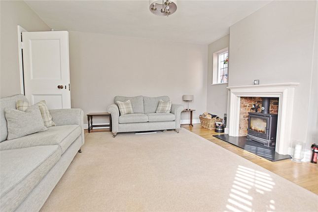 End terrace house for sale in Park Avenue North, Northampton