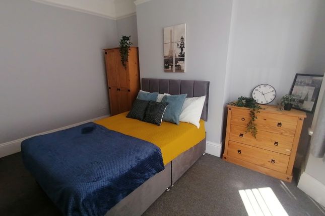 Thumbnail Room to rent in Room 1, 260 Bentley Road, Doncaster