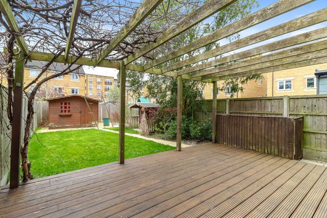 15 Hemsley Road, Kings Langley photo 4