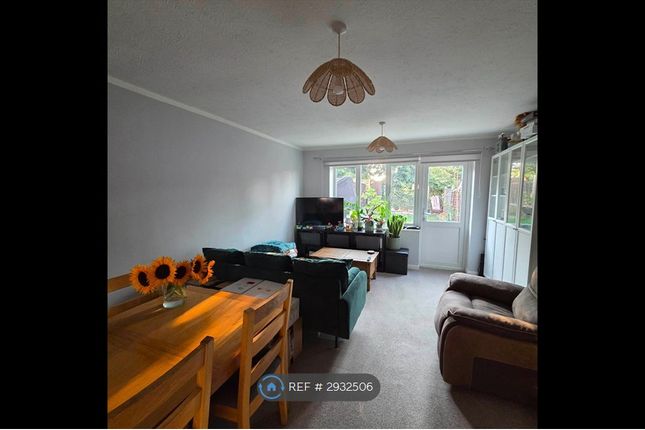 Troika Close, Banbury photo 3