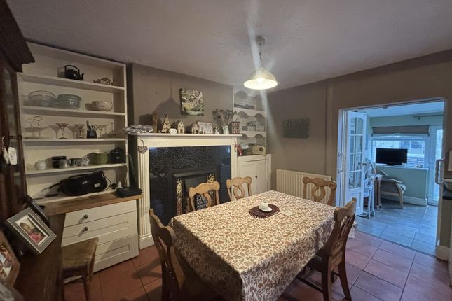 12, Heol Myrddin, Llandeilo photo 4