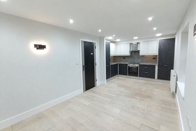 Crossbrook Street, Cheshunt photo 2
