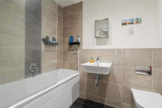Flat C Alderley House, 18, Chandlers Field Drive, West Sussex photo 4
