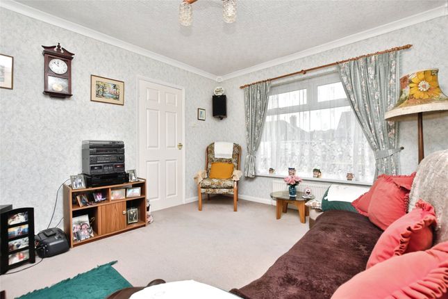 5, Ash Grove, Devon photo 4