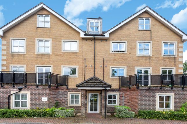 Thumbnail Flat for sale in Beulah Hill, Upper Norwood, London