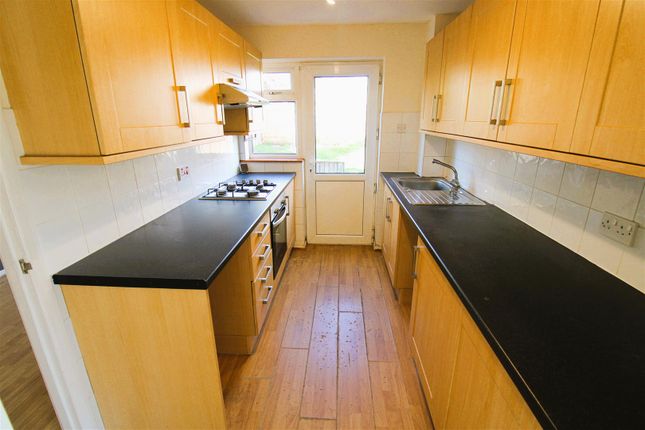 19, Chestnut Avenue, Corby photo 3