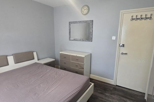 9, Stratford Road, Hayes photo 5