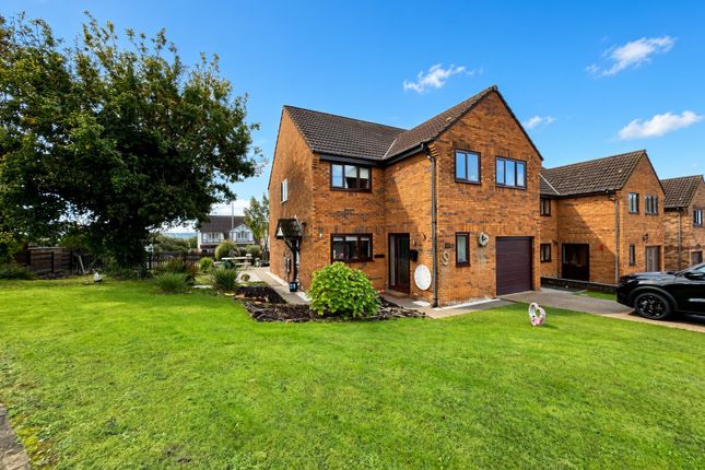 4-bed detached on Bryn Isaf, Llanelli, £375,000