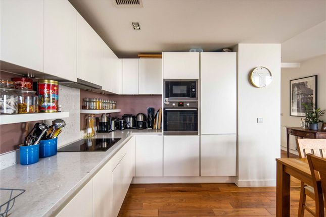 Flat for sale in Grand Regent Tower, 2 Cadmium Square, Bethnal Green, London