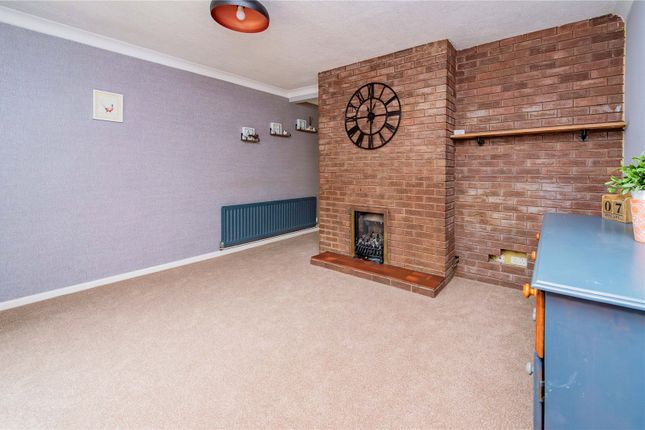 153, Fieldhouse Drive, Telford photo 3